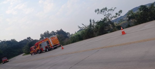 Jovem é resgatado após saída de pista na BR-163