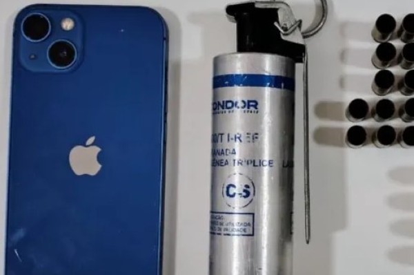 Polícia Civil apreende celular, munições e granada de gás