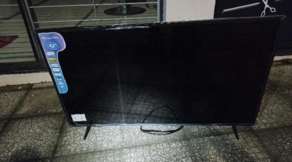 Mulher é detida depois de ser flagrada com televisão furtada em São Lourenço do Oeste