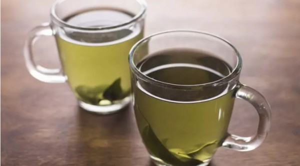 Chá energético extrai inflamação do corpo, emagrece e rejuvenesce