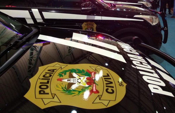 Oito pessoas são presas suspeitas de organizar encontro neonazista em SC
