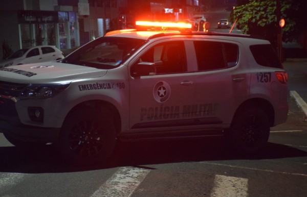 Criminoso arromba empresa e foge com dinheiro após invasão
