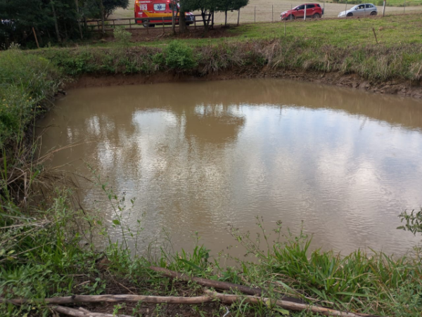Idoso é encontrado sem vida em açude