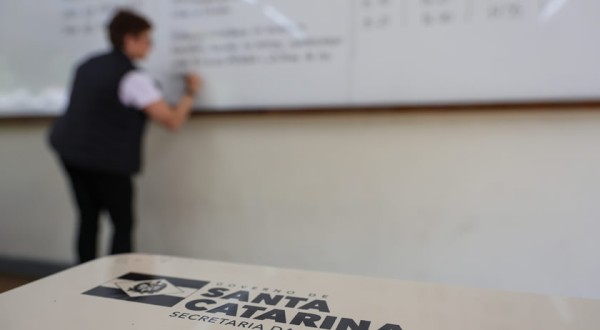 Governo de SC cria rede de apoio à saúde emocional e combate à violência contra professores