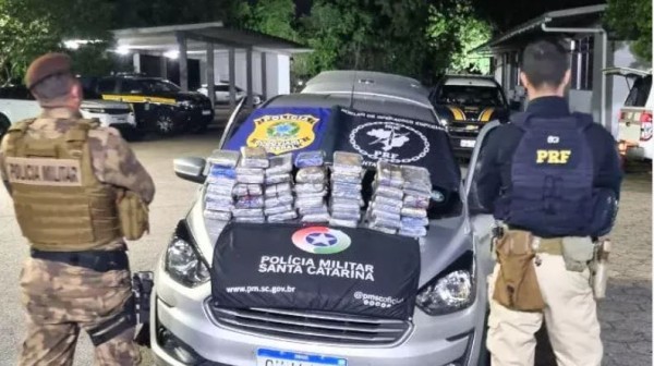 Cerca de R$ 8 milhões em cocaína são apreendidos em carro na BR-101