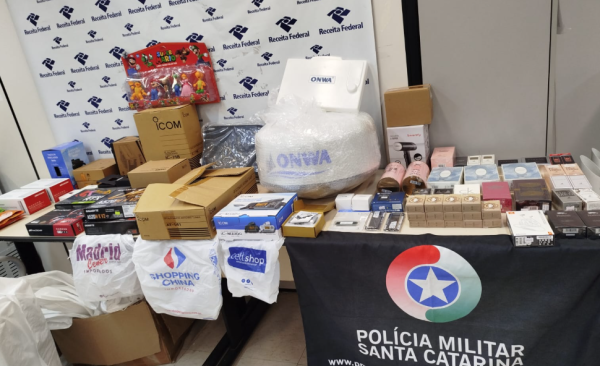 PM apreende eletrônicos e perfumes