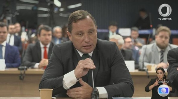 Mauro Cid vai passar por audiência no STF nesta segunda antes de começar a cumprir pena