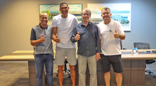 Presidente recebe ídolos da conquista do bicampeonato brasileiro