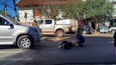 Mulher fica ferida em atropelamento no centro
