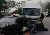 Acidente com caminhão mata uma criança e dois adultos na BR-470 em SC