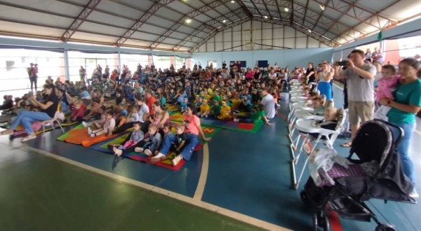 Primeira Manhã Cultural de 2025 encanta público na quadra de esportes Neri Teles