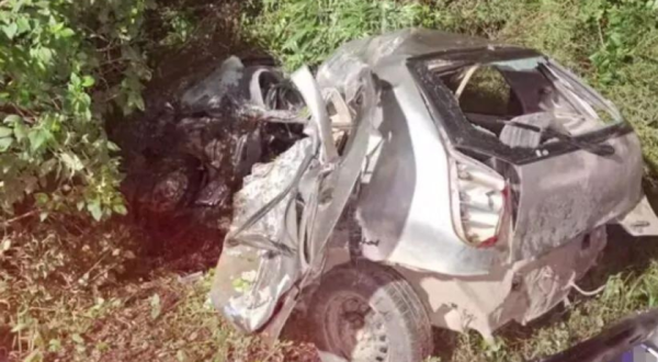 Colisão frontal entre carro e caminhão deixa um homem morto na BR 476