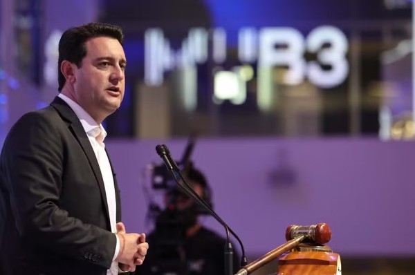 Ratinho Júnior decide concluir mandato e sai da corrida presidencial