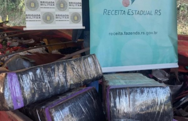 Caminhão carregado com sucata é flagrado com seis toneladas de maconha em Iraí