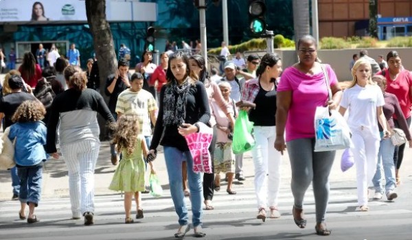 Desemprego cai para 5,1% em dezembro, o menor já registrado