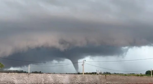 Tornado é registrado em Santa Rosa del Monday no Paraguai