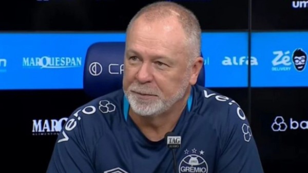 Mano Menezes retorna ao Grêmio e celebra: "Orgulho de estar de volta"