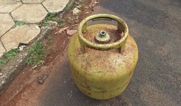 Polícia Militar recupera botijão furtado e conduz dois suspeitos por receptação