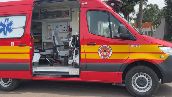 Homem fica gravemente ferido após queda de motocicleta na Rua Pedro Poleto