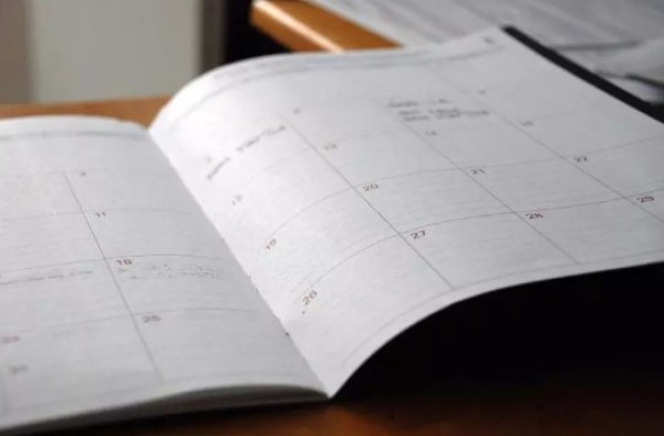 Feriados 2025: calendário completo e dicas para planejar suas folgas