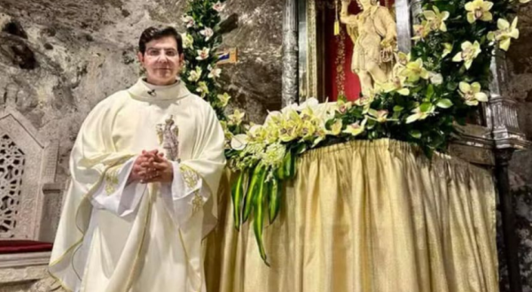 Padre Reginaldo Manzotti anuncia retorno às atividades após tempo de afastamento