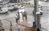 Homem derrama gasolina e tenta atear fogo em posto de combustível em SC