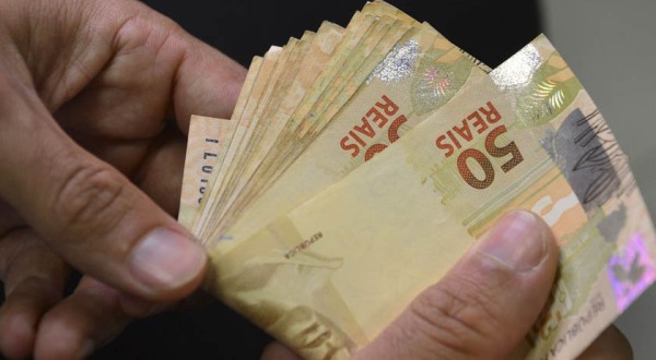 Contas públicas têm superávit de R$ 1,2 bilhão em março