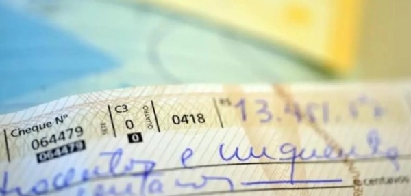 Uso de cheques no Brasil cai 95% desde 1995