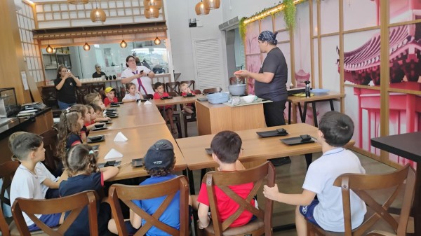 Escola Tia Jô promove imersão nas culturas indígena e japonesa em projeto educacional