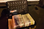 Passageiro de ônibus é preso com mais de 15 kg de maconha no Oeste