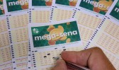 Mega-Sena acumulada sorteia R$ 55 milhões neste sábado