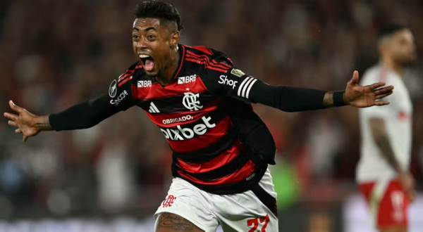 Bruno Henrique brilha, Flamengo vence Inter e sai na frente nas oitavas da Libertadores
