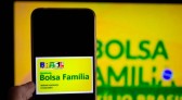 Governo vai revisar 7,5 milhões de benefícios para novo Bolsa Família