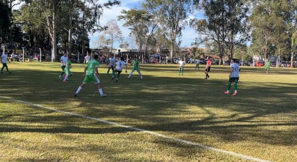 BAC sofre virada em casa e precisa de dois gols no jogo de volta da final da Série Prata da AESUPAR
