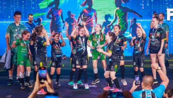 Guarujá do Sul conquista pódio histórico na Copa do Mundo Futsal Sesc Série Ouro