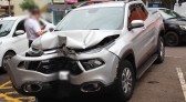 Após passar mal motorista perde o controle e colide em pilar de loja da Rua Santo Dumont