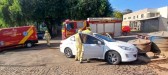 Motorista sofre mal súbito e bate veículo contra caixas d’água