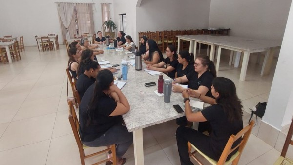 Reunião de planejamento da Secretaria da Família e Assistência Social para o ano de 2025