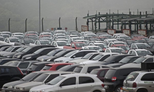 Governo anuncia desconto de 1,5% a 10,8% para carros novos