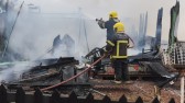 Incêndio destrói casa de família; moradores pedem ajuda com doações