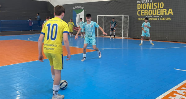 Copa Squad/DME reúne mais de 400 crianças e define campeões em quatro categorias