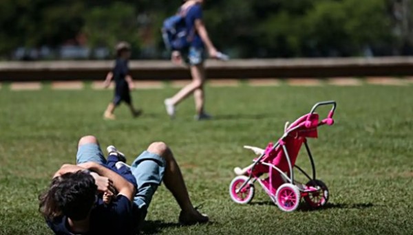 Pediatras pedem aprovação de lei com licença-paternidade de 1 mês