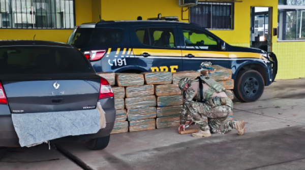 Quase meia tonelada de maconha é apreendida com jovem de 19 anos