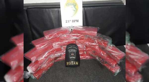 ROTAM detém mulher com 18 kg de maconha em ônibus