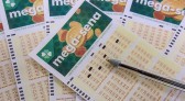 Mega-sena acumula e tem prêmio estimado em R$ 43 milhões