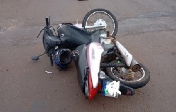 Homem fica ferido em colisão entre carro e moto na manhã desta sexta-feira (9)