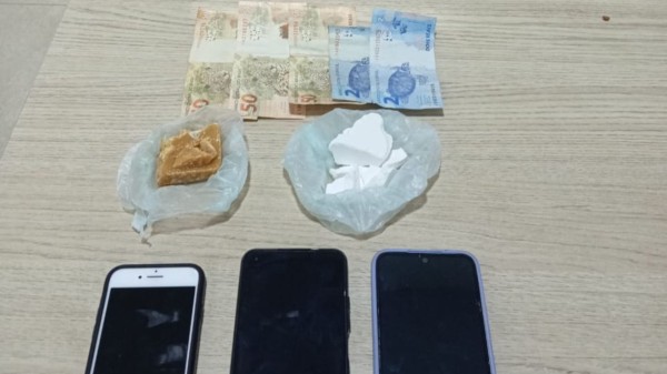 BPFRON apreende cocaína e crack durante abordagem no centro da cidade