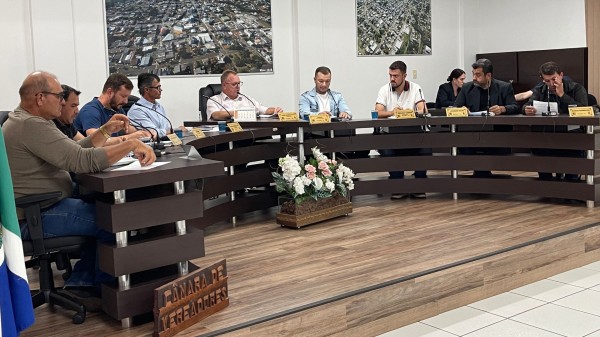 Vereadores propõem inclusão no CRAS e aprovam reformas administrativas