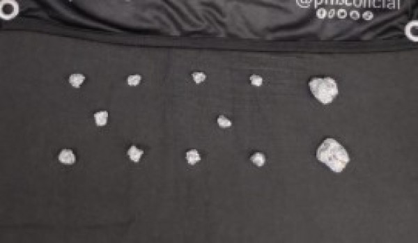 Moto é apreendida e dois homens são presos após investigação apontar que veículo era utilizado para transportar drogas vindas do Rio Grande do Sul