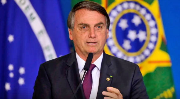 Com tornozeleira eletrônica, Bolsonaro deixa hospital e inicia prisão domiciliar